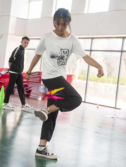 跃动青春展风采 绳毽翻飞竞英姿——费县第三届运动会青少年组跳绳踢毽子比赛圆满落幕